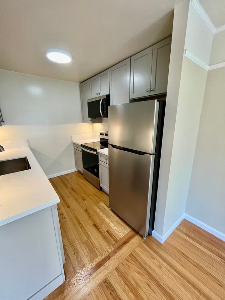 1865 Bush St #105 - Photo 4 of 15