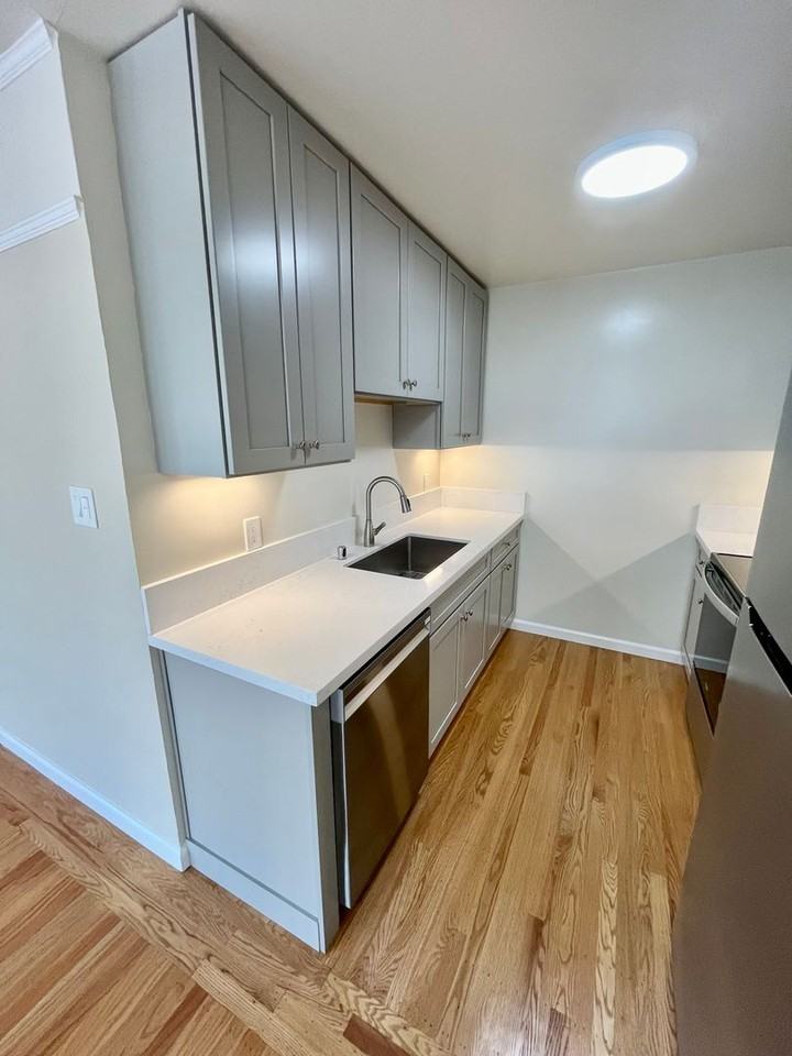 1865 Bush St #105 - Photo 5 of 15