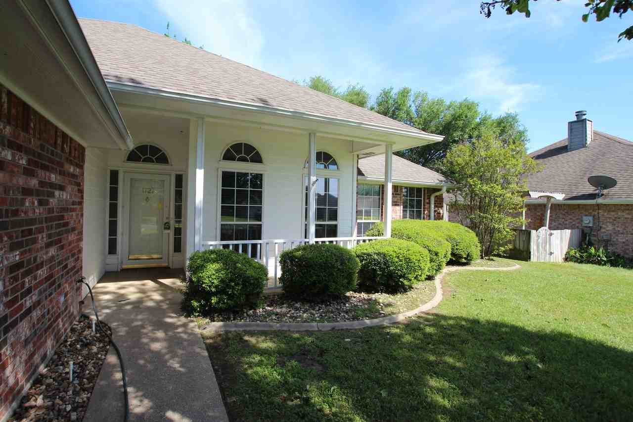 1727 Sapphire Cay - Photo 2 of 27