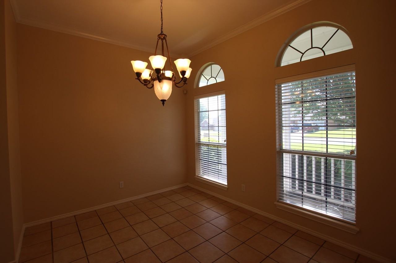 1727 Sapphire Cay - Photo 4 of 27