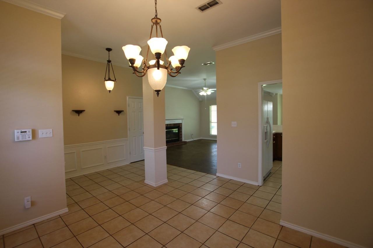 1727 Sapphire Cay - Photo 5 of 27