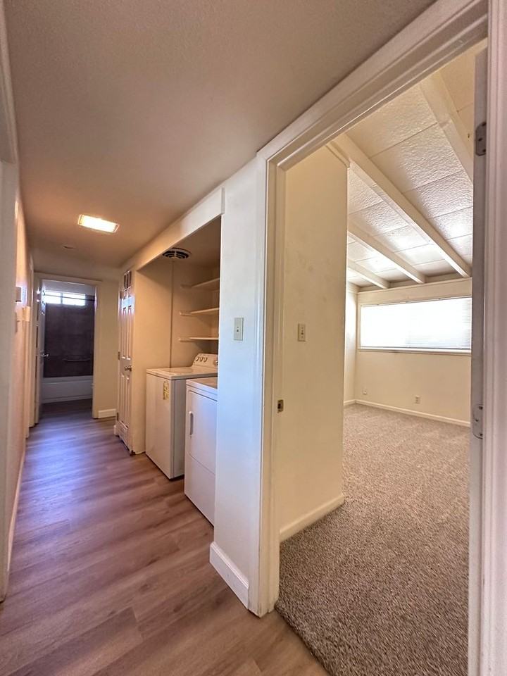 621 Hardy Dr - Photo 6 of 17