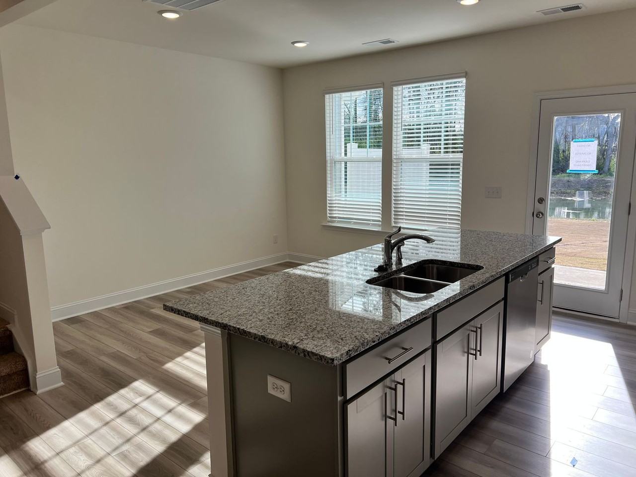 54 Bluebottle St - Photo 4 of 16