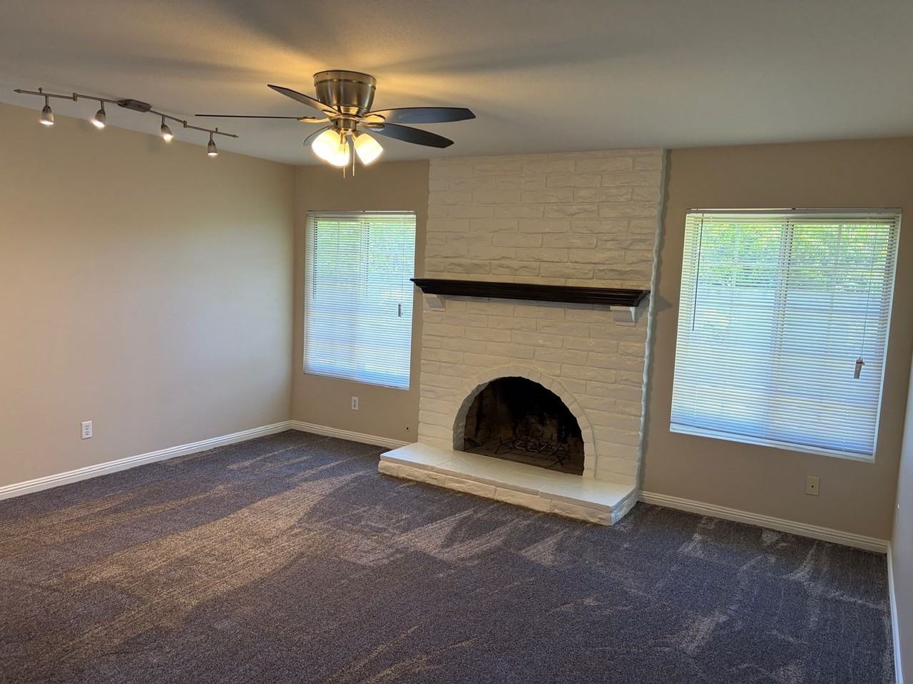912 Purdue St - Photo 6 of 21