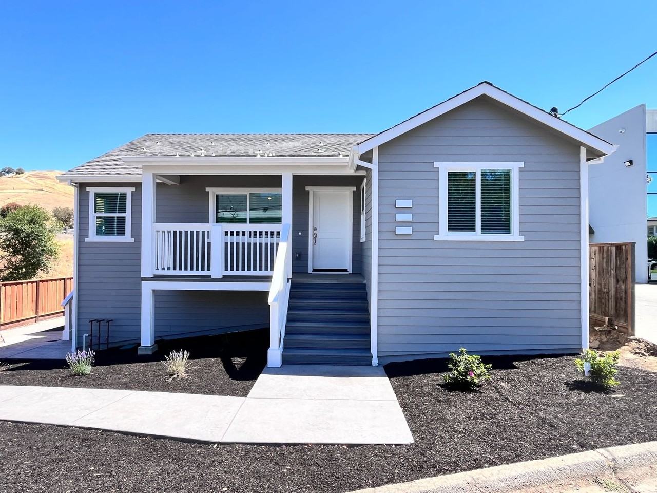 281 Arthur Rd - Photo 2 of 21
