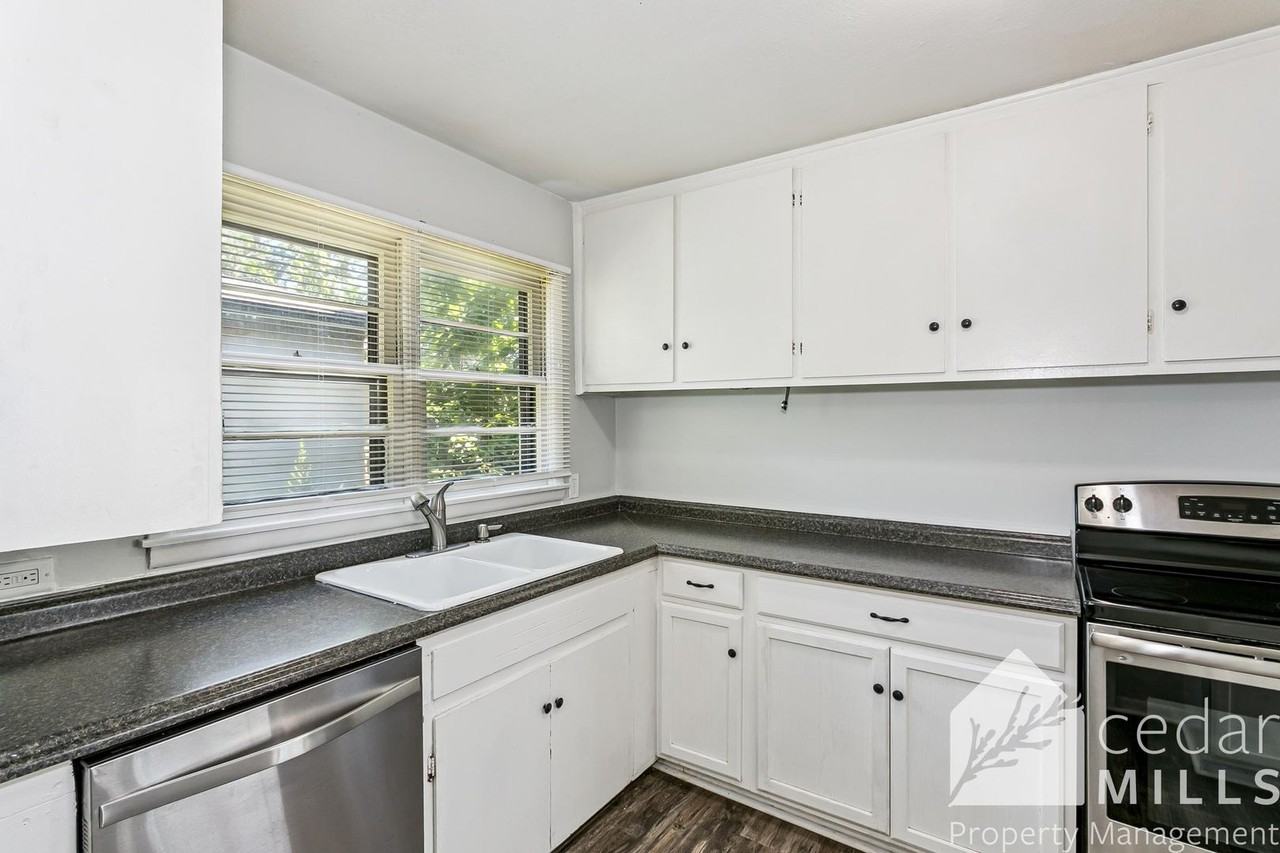 2134 W 35th St S - Photo 5 of 11