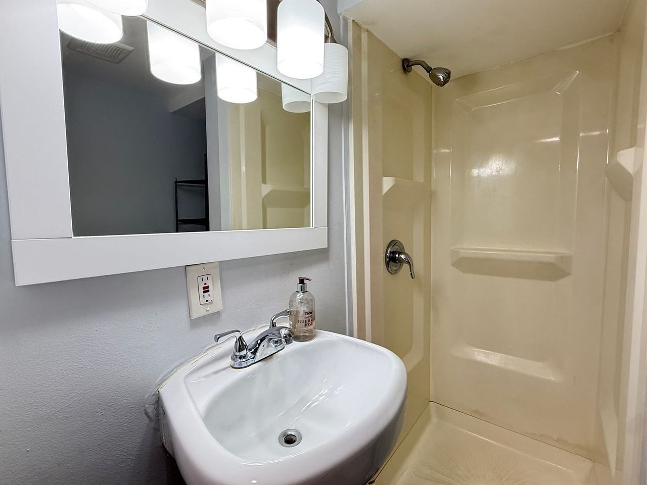 3824 T St Nw - Photo 6 of 8
