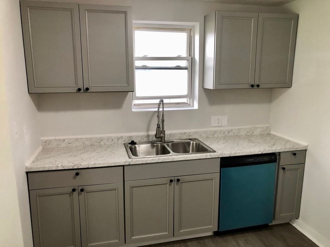 717 Wager St - Photo 6 of 26