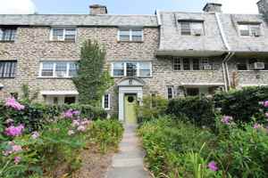 featured image of 346 E Meehan Ave