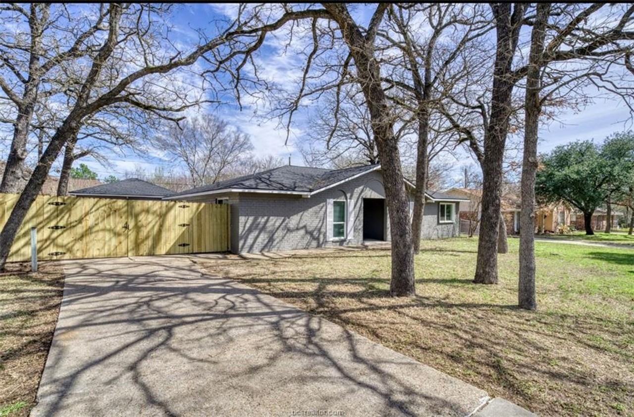 1115 Merry Oaks Dr