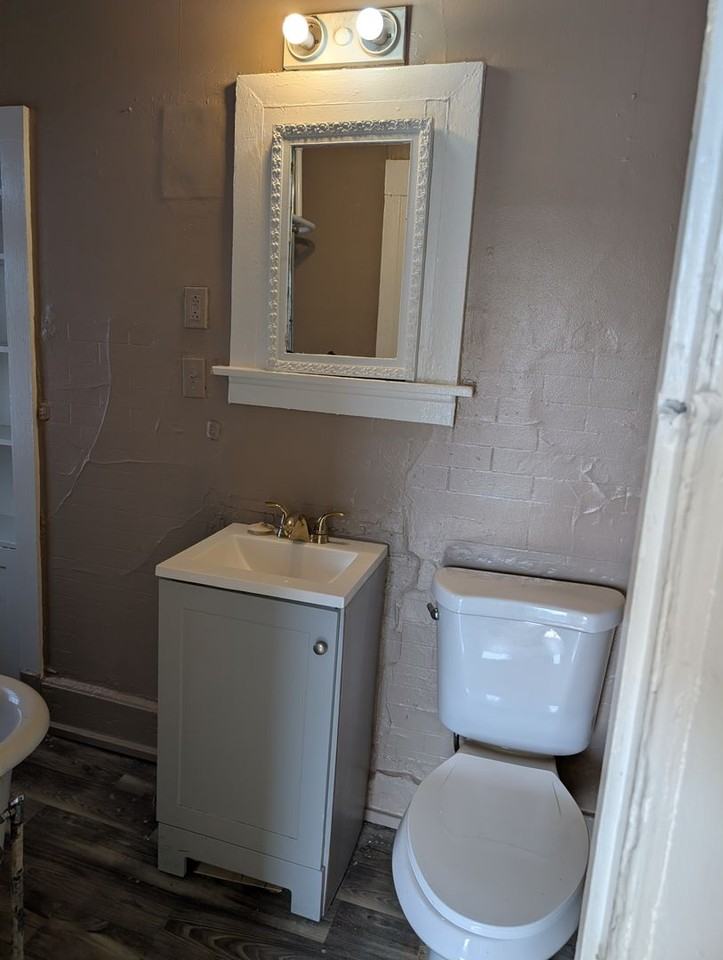 4047 N 19th St - Photo 6 of 9