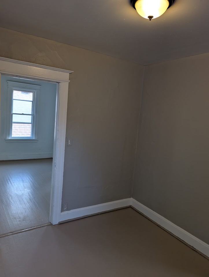 4047 N 19th St - Photo 7 of 9