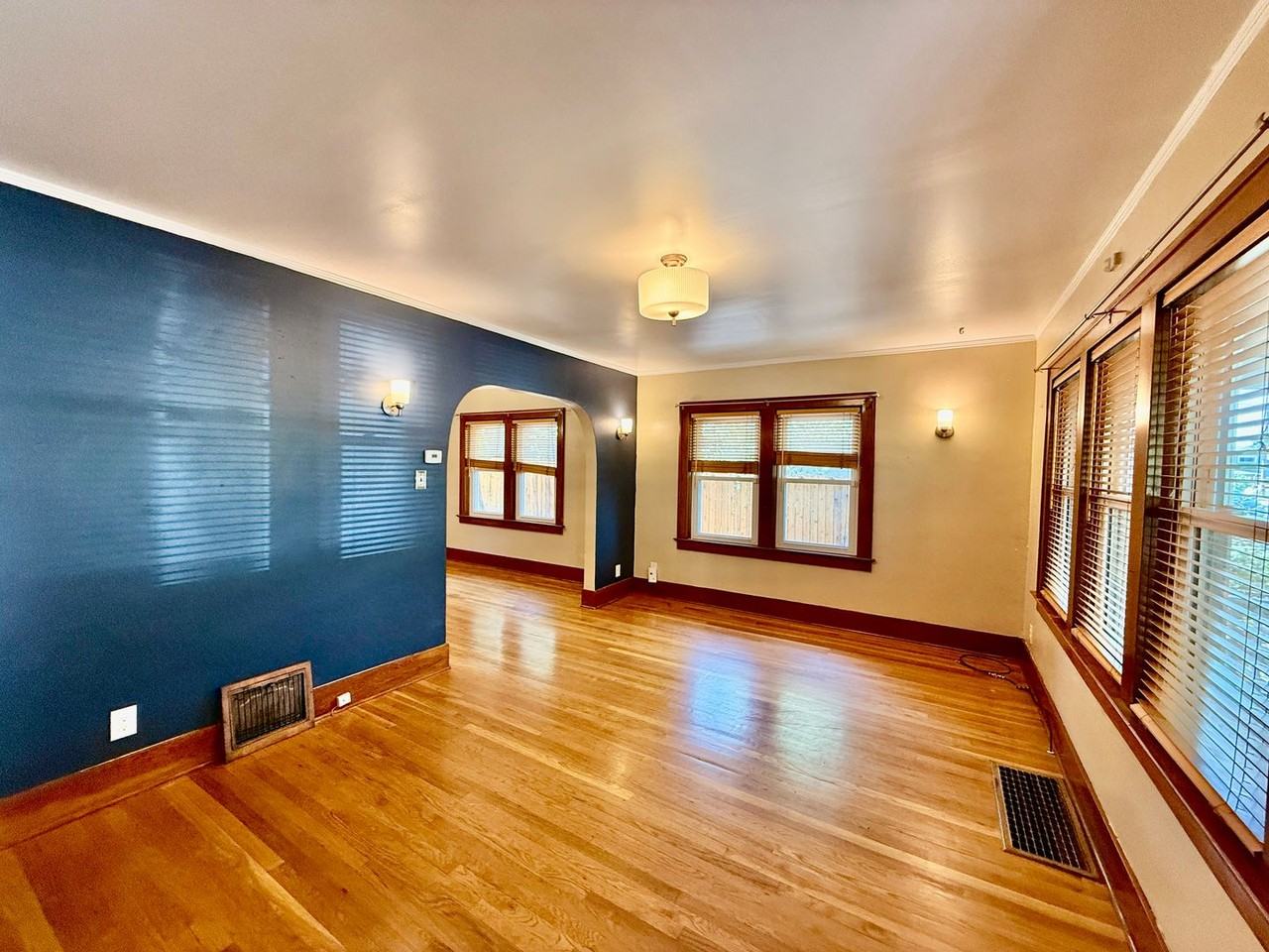 519 S Cedar St - Photo 3 of 29