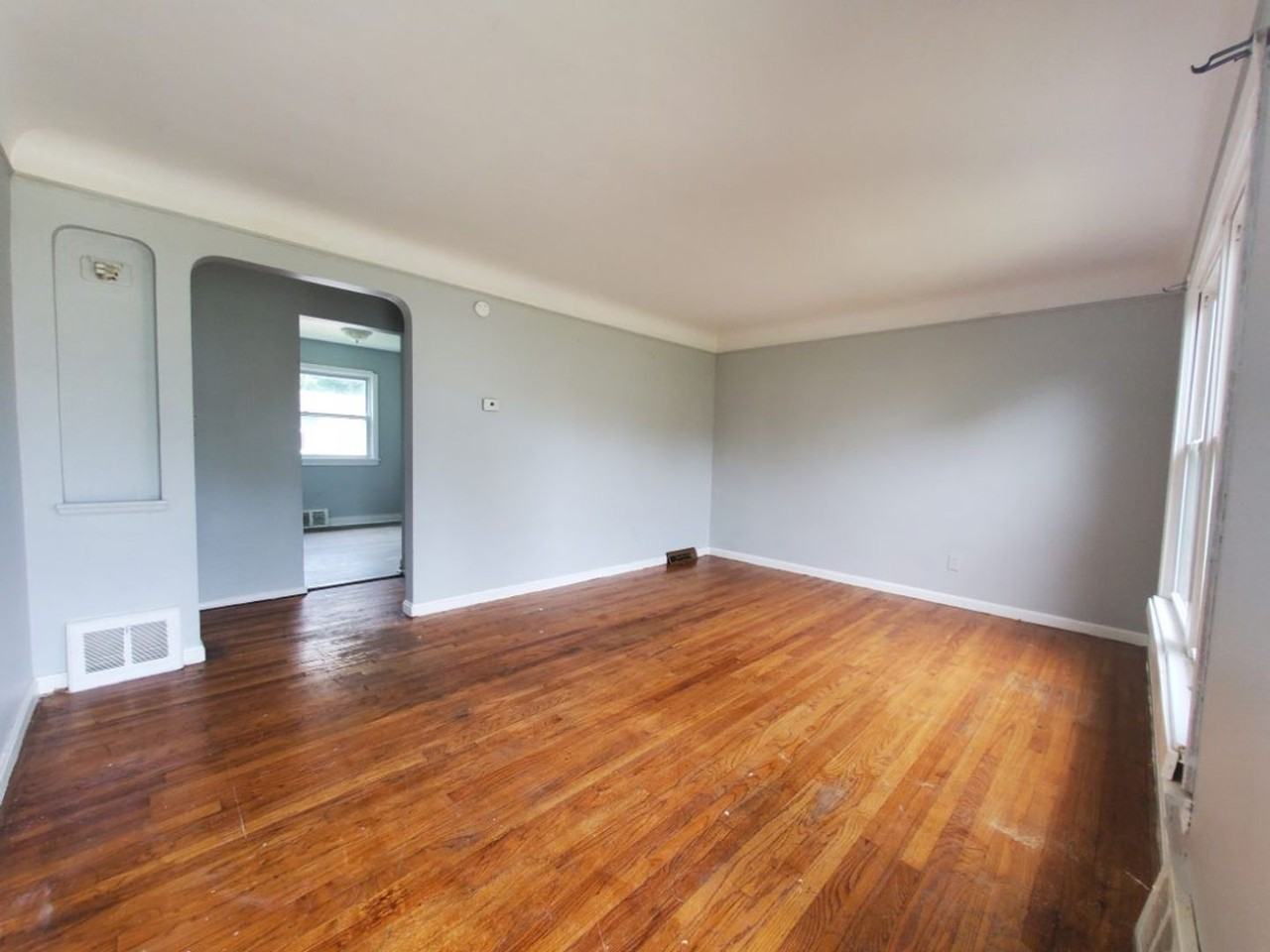 16108 Edgewood Ave - Photo 6 of 40
