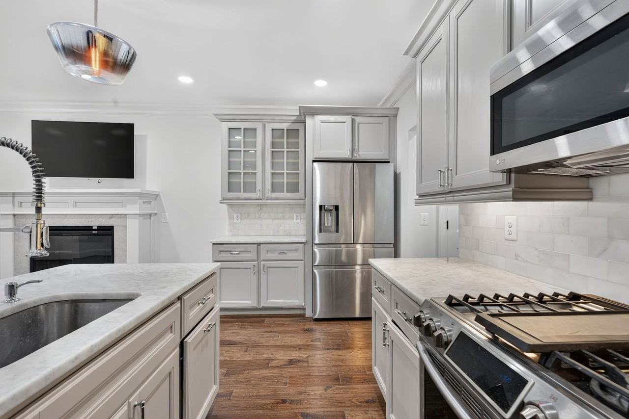 1717 Euclid St Nw #1 - Photo 3 of 30