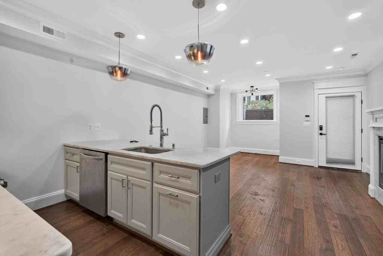 1717 Euclid St Nw #1 - Photo 6 of 30