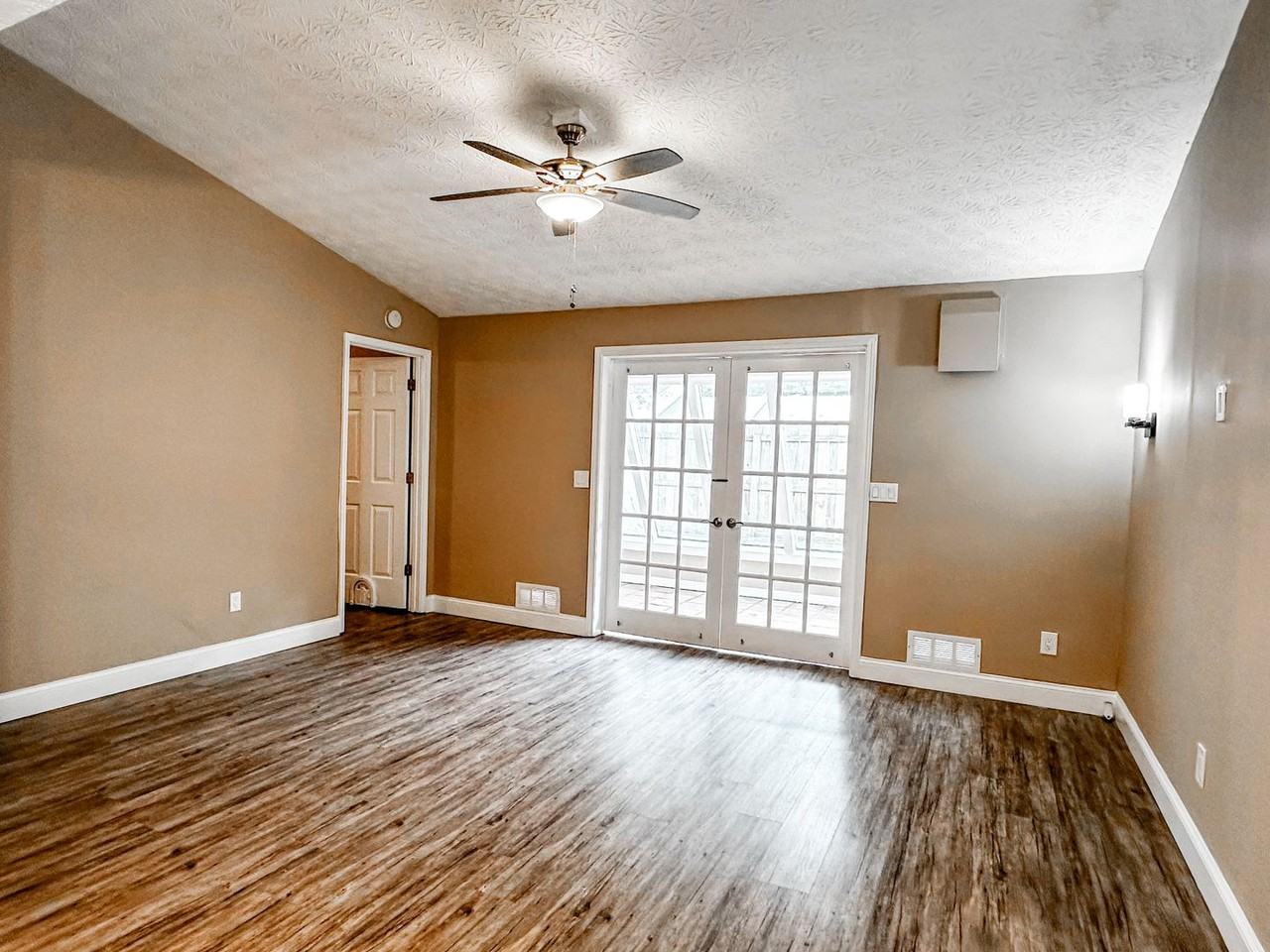 233 Goshen Ln - Photo 5 of 23