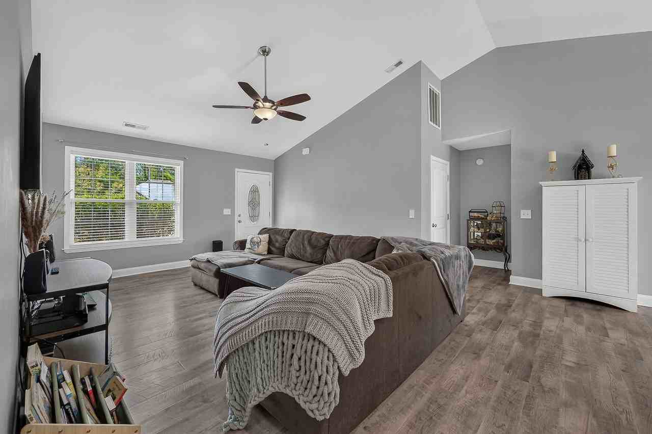 210 Riverstone Ct - Photo 7 of 25