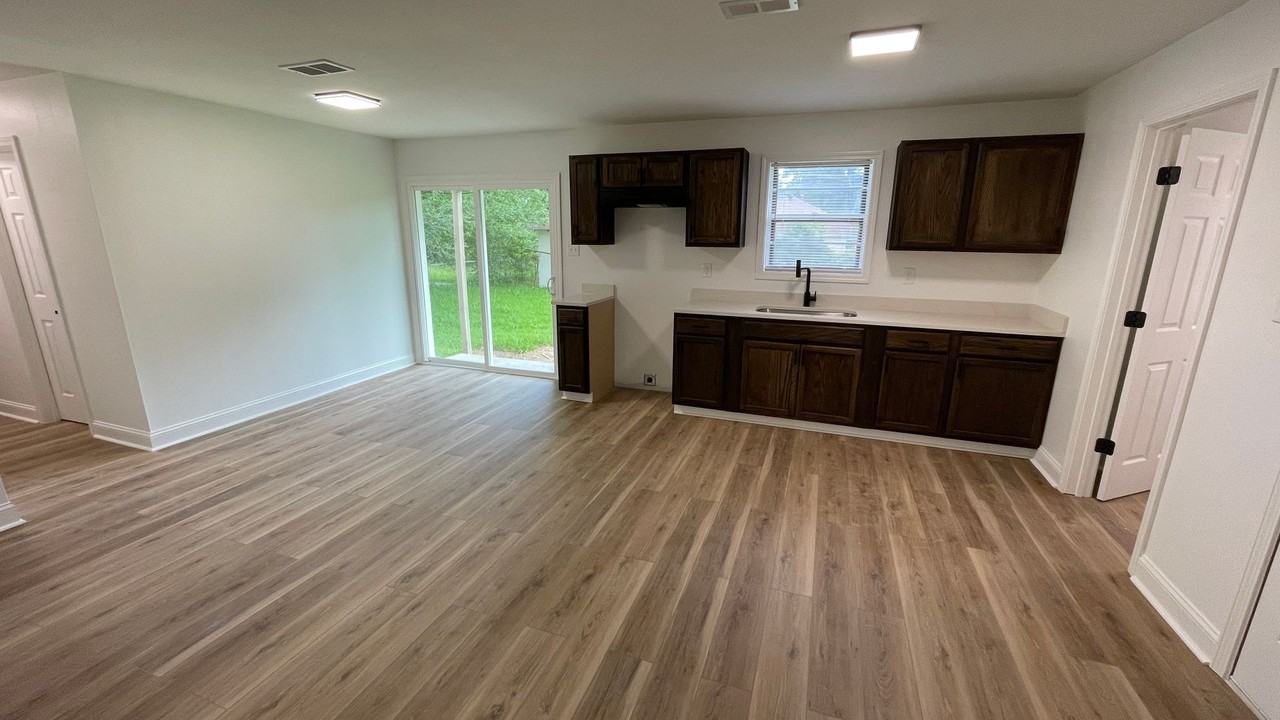 1509 Madden Rd - Photo 4 of 16