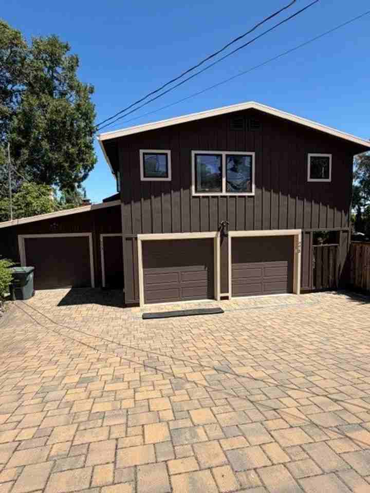 775 Hillcrest Way - Photo 4 of 20