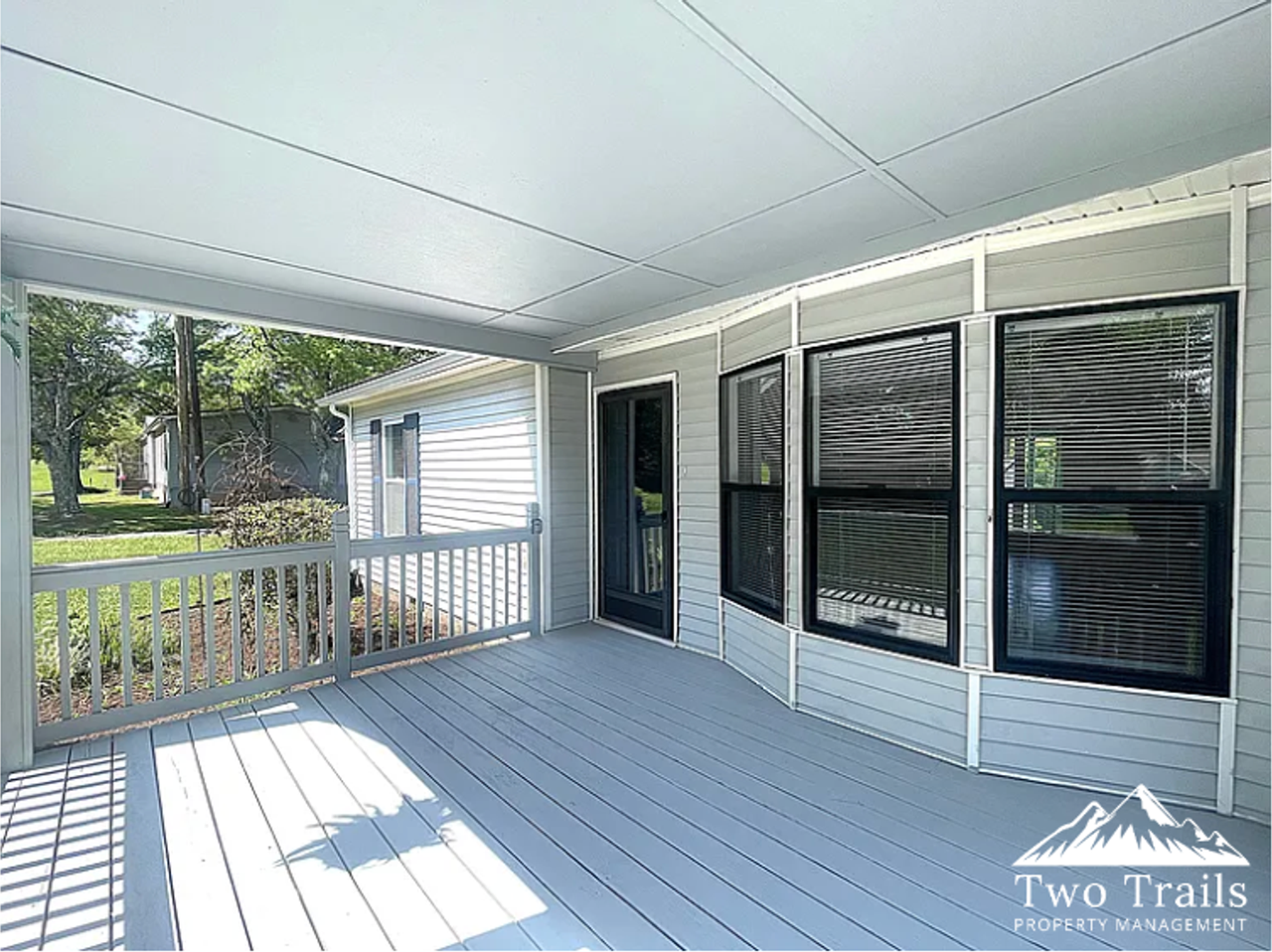 512 Howard Gap Rd - Photo 2 of 19