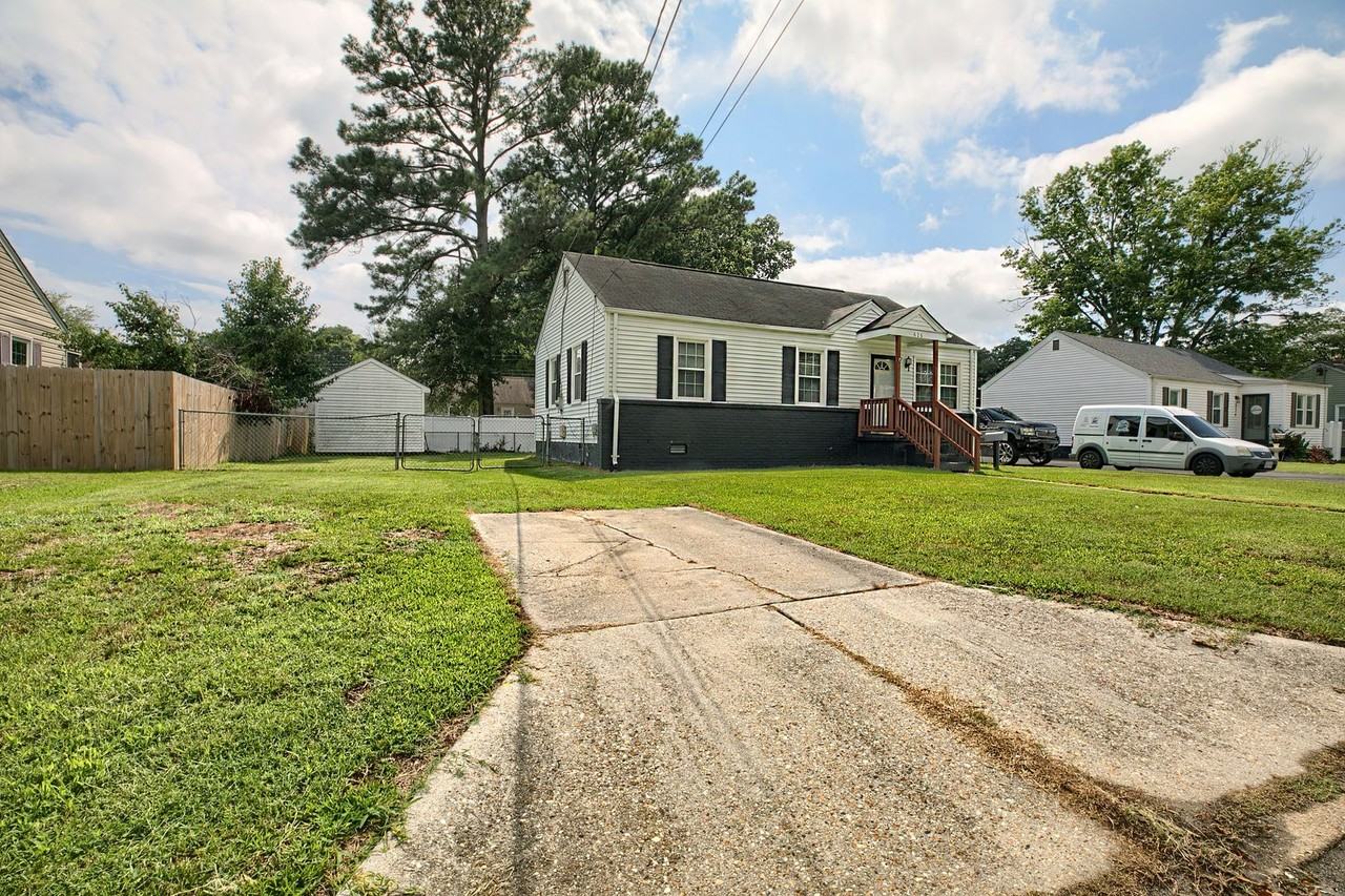 626 Sedgefield Dr - Photo 3 of 20
