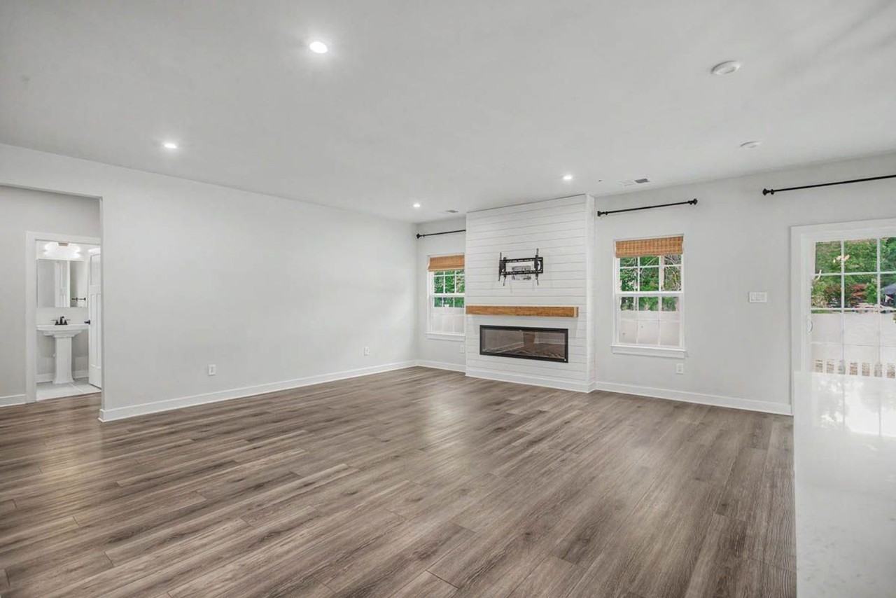 239 Darden Dr - Photo 4 of 14