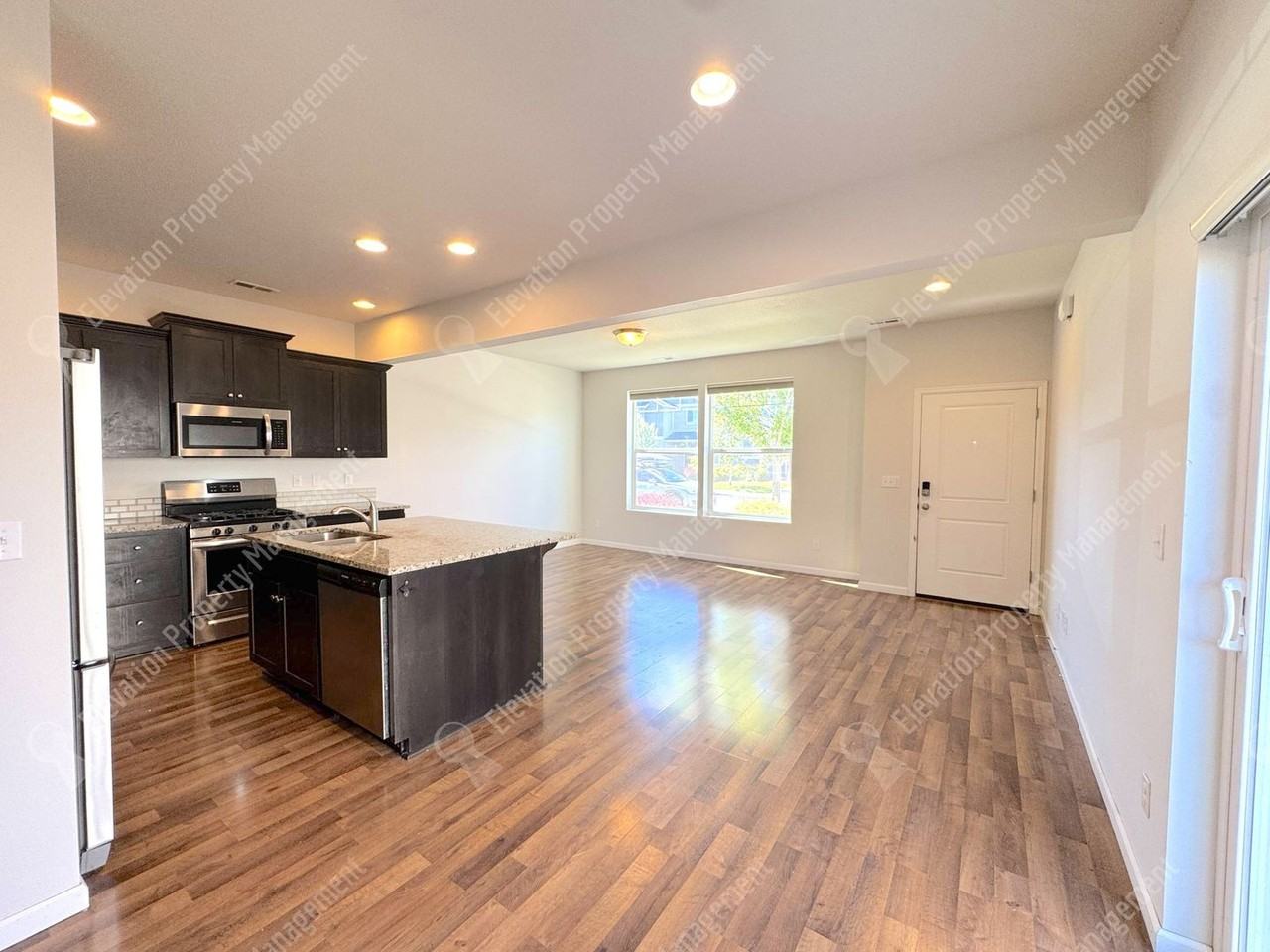 20570 Se Cameron Ave - Photo 4 of 13