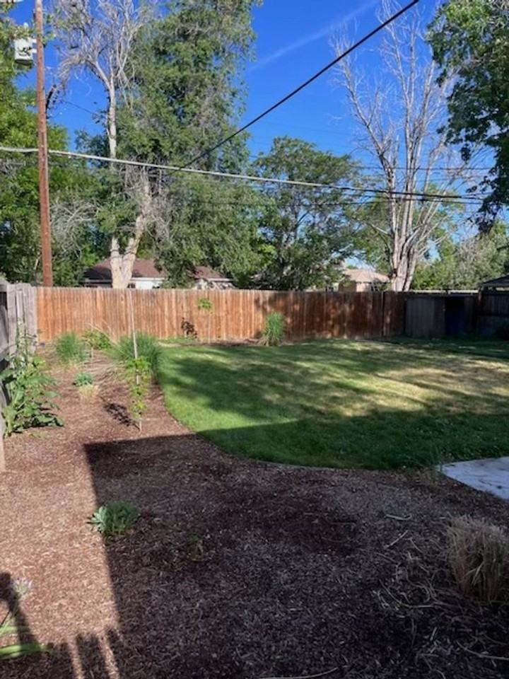 2541 Oneida St - Photo 4 of 19