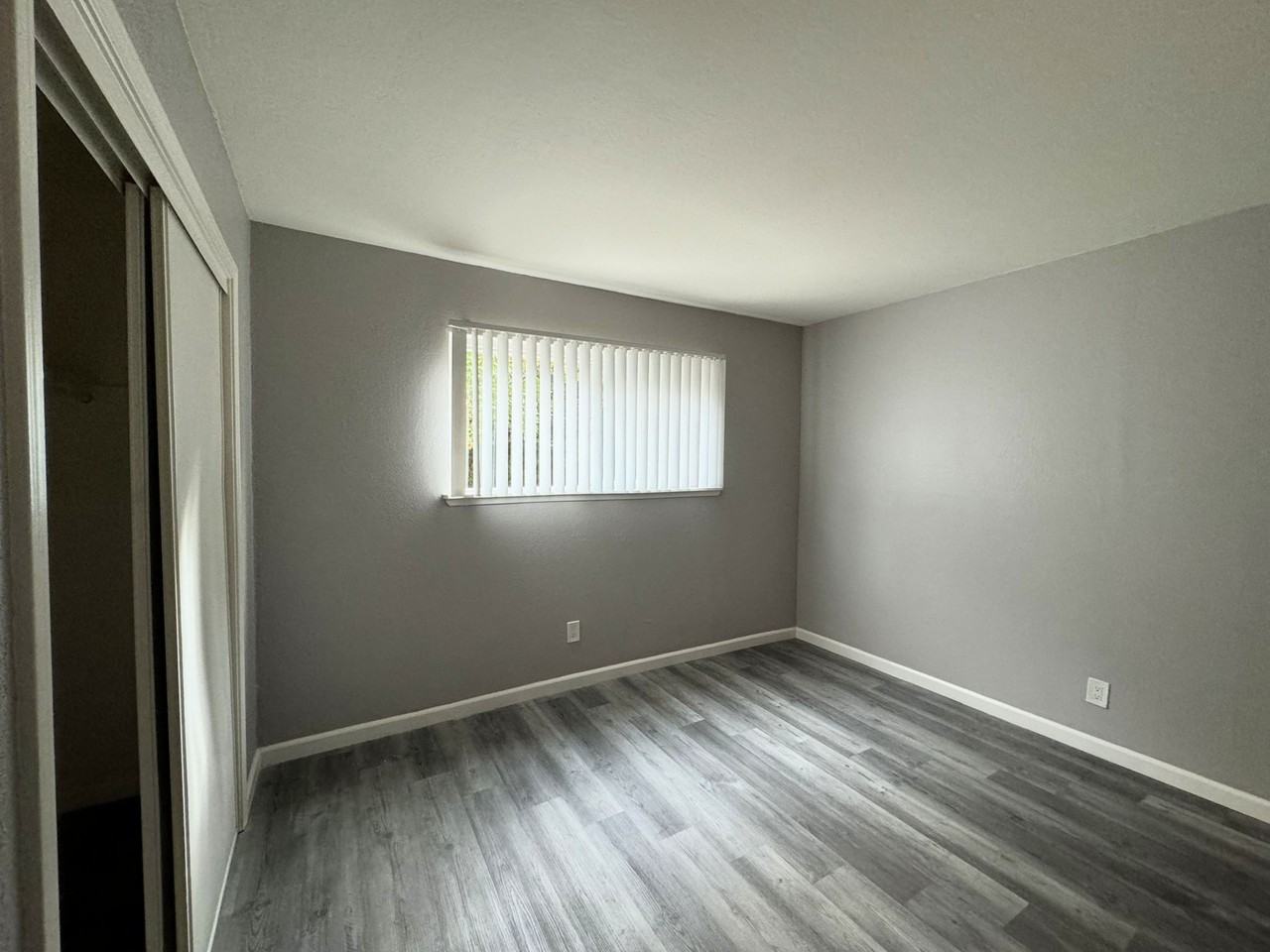 Oak Plaza Apartments - Photo 2 of 45