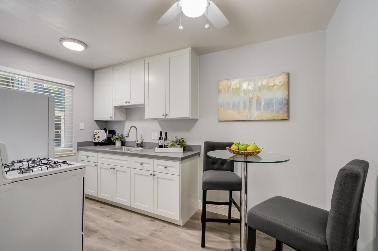 Sunset Crossings Apartments - Photo 7 of 50