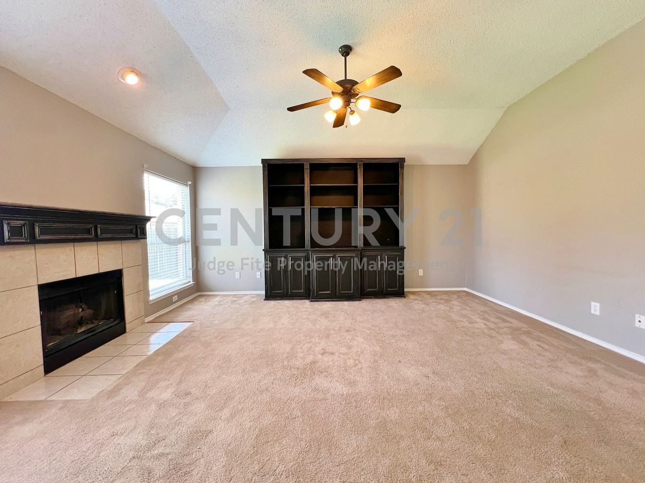 7700 Glenoaks Dr - Photo 6 of 22