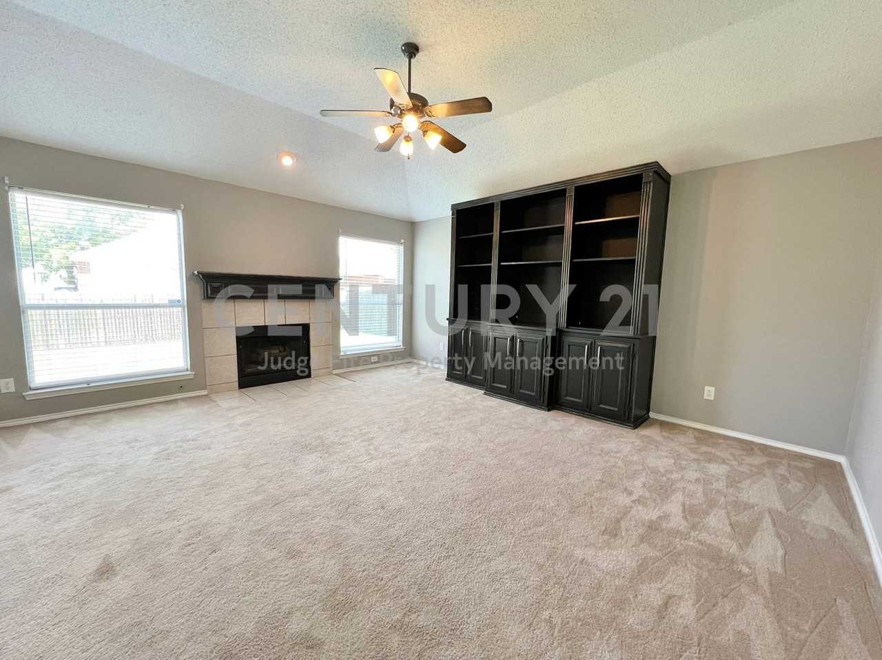 7700 Glenoaks Dr - Photo 7 of 22