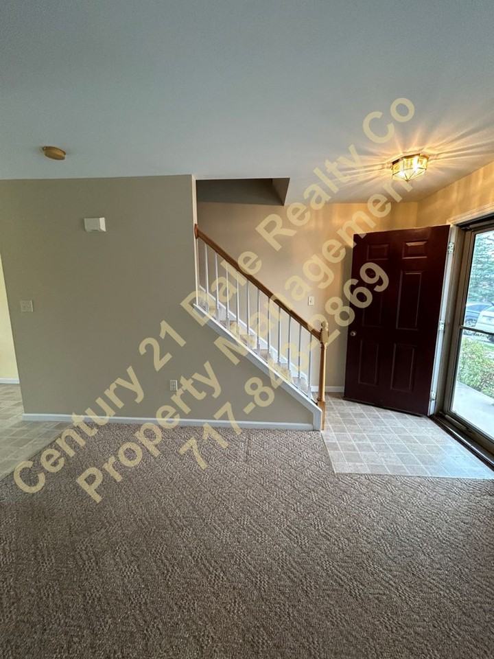 50 Stonecrop Ln - Photo 3 of 14