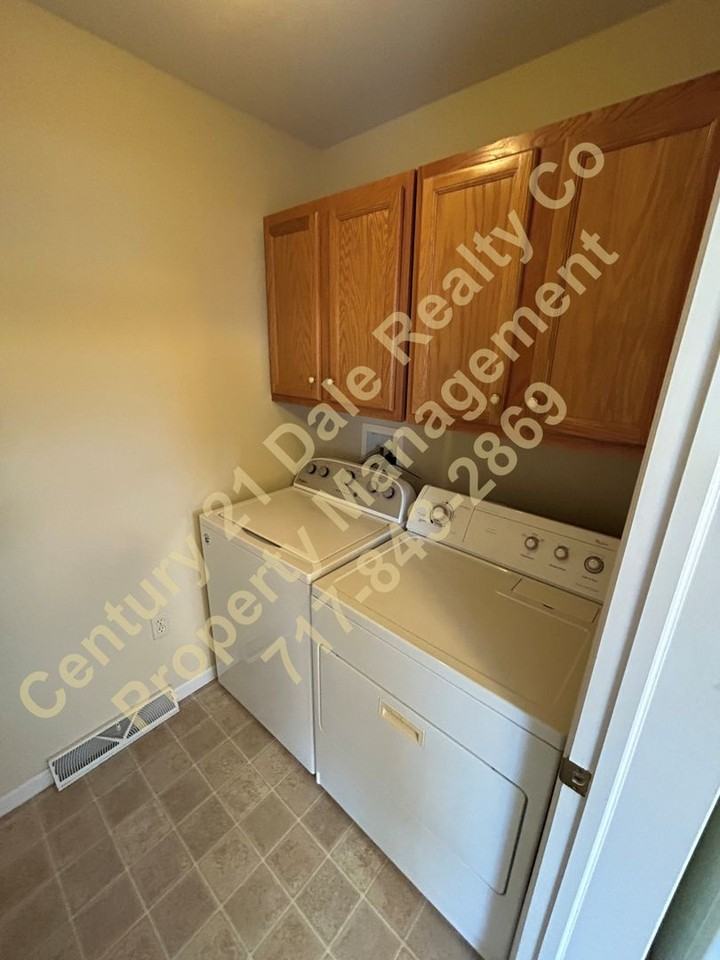 50 Stonecrop Ln - Photo 4 of 14