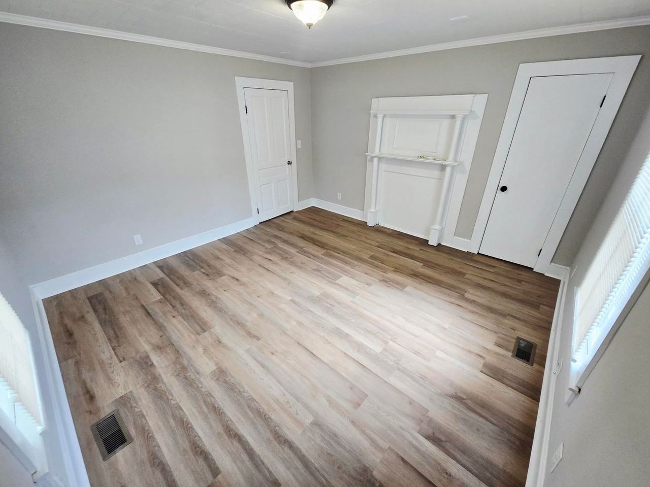 728 Tucker St - Photo 5 of 16