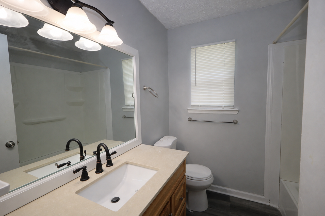1205 Bethune Dr - Photo 5 of 10