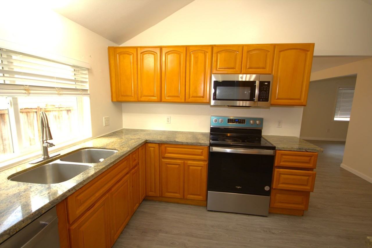 12922 2nd Ave Sw - Photo 2 of 15