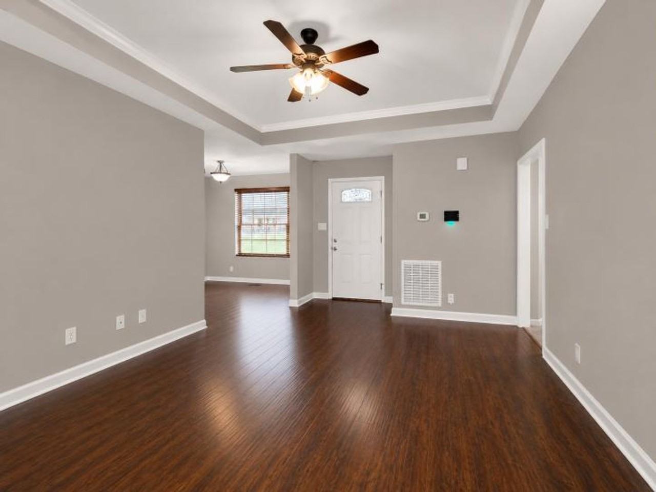 2002 Windroe Dr - Photo 3 of 20