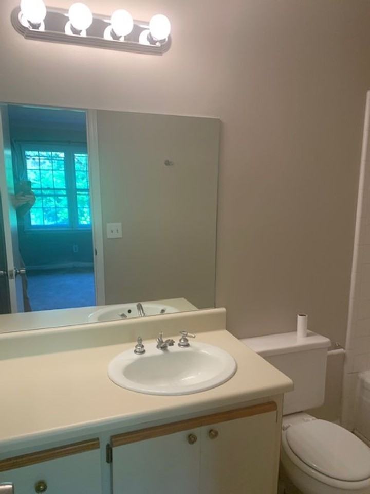 28 Summercreek Dr - Photo 3 of 13