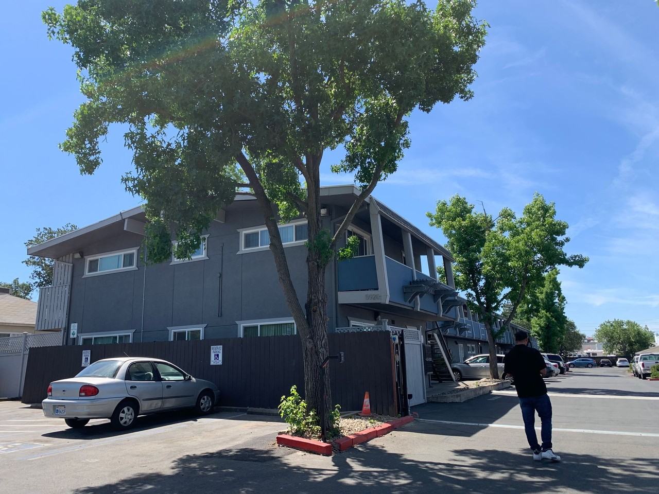 The Brentwood Apartments - Photo 7 of 23