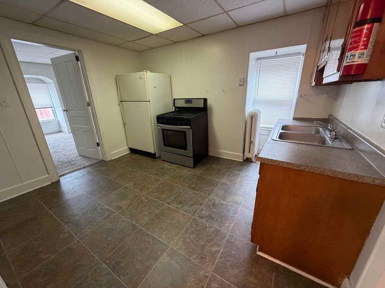 827 E Prospect St - Photo 2 of 13