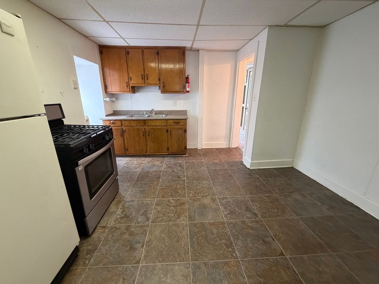 827 E Prospect St - Photo 3 of 13
