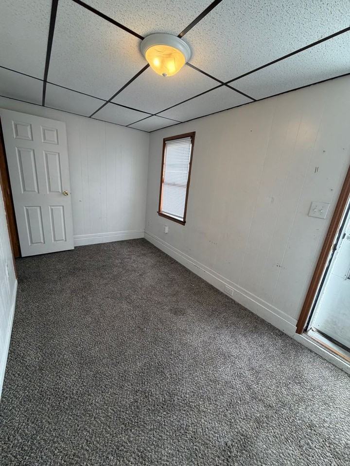 827 E Prospect St - Photo 7 of 13