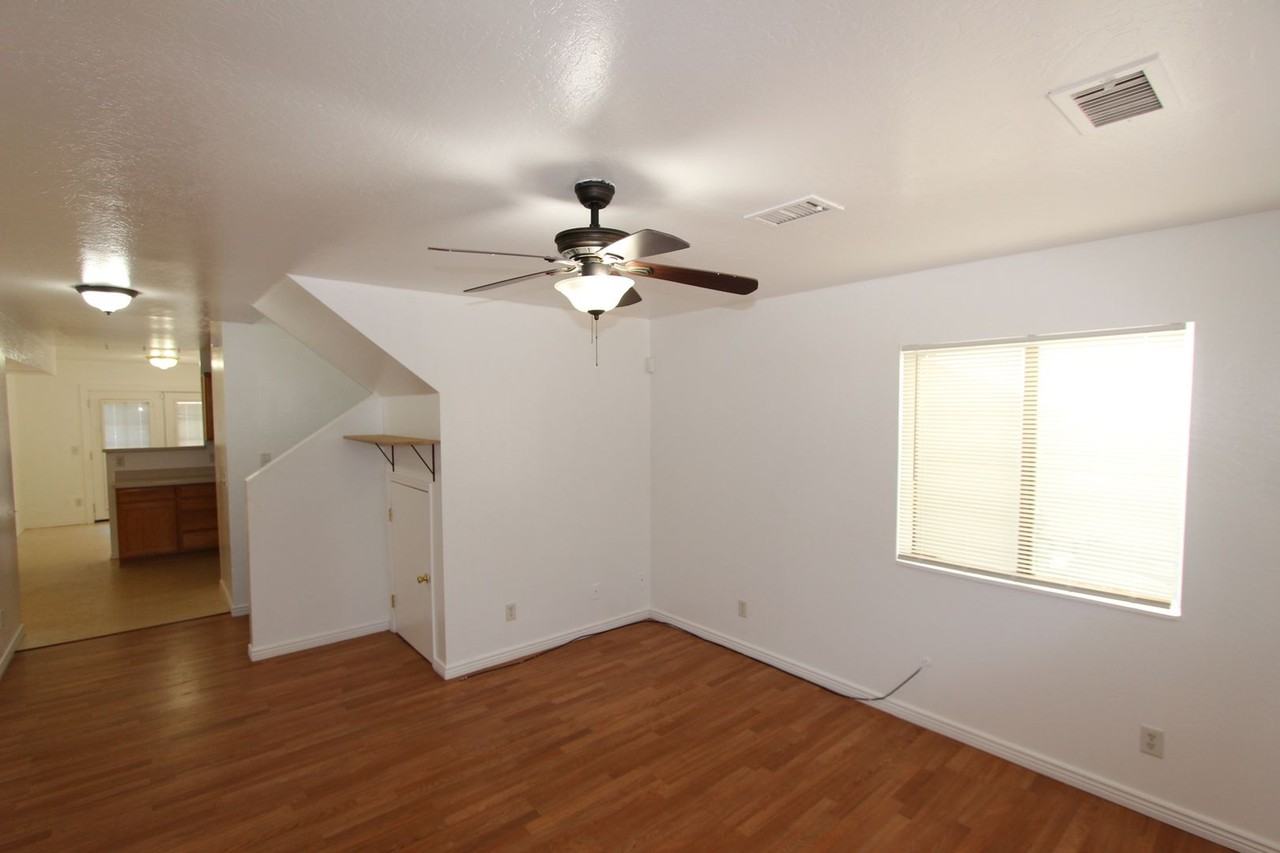 1909 E Maple Ave - Photo 2 of 25