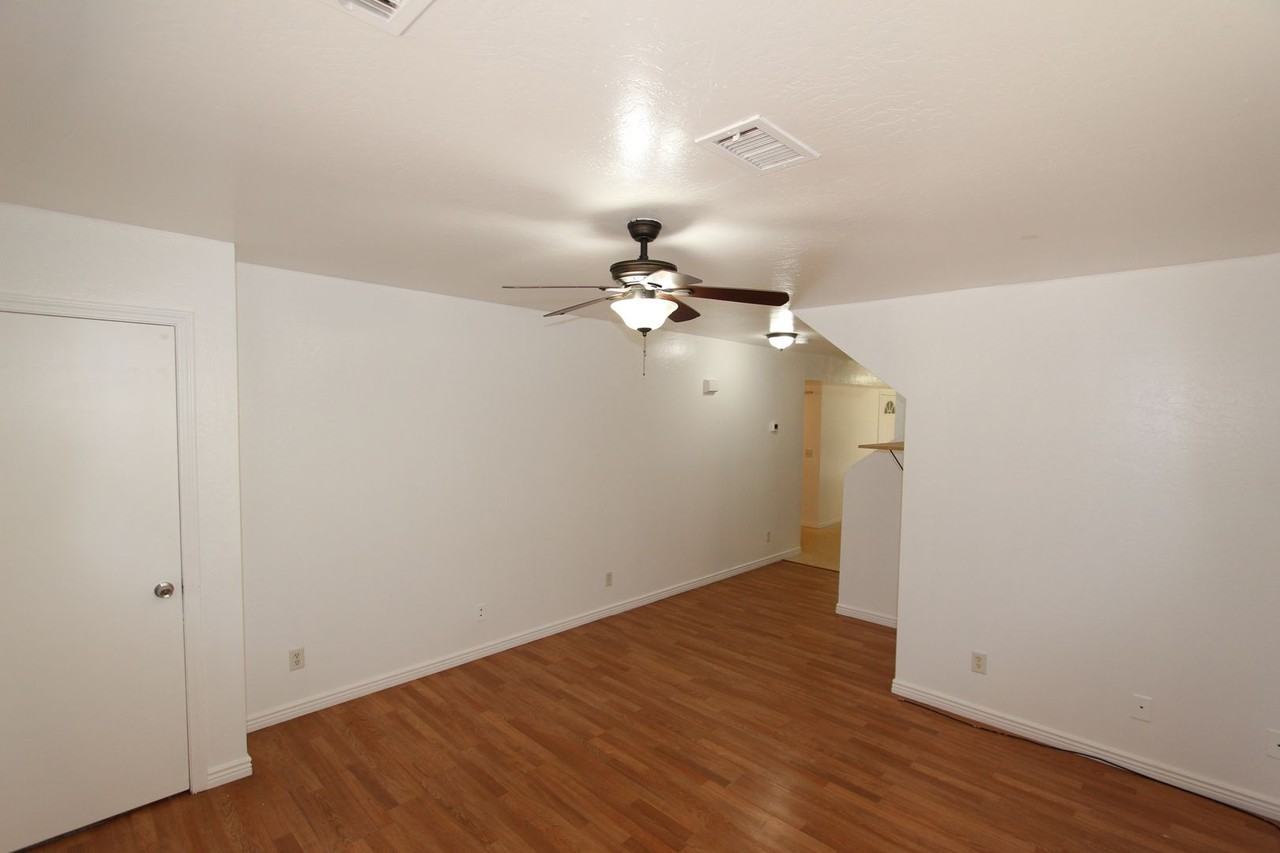 1909 E Maple Ave - Photo 4 of 25