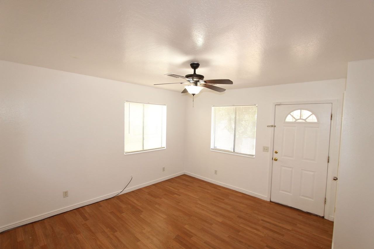 1909 E Maple Ave - Photo 5 of 25