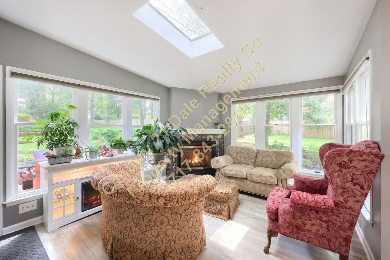 428 Blue Ridge Dr - Photo 4 of 31