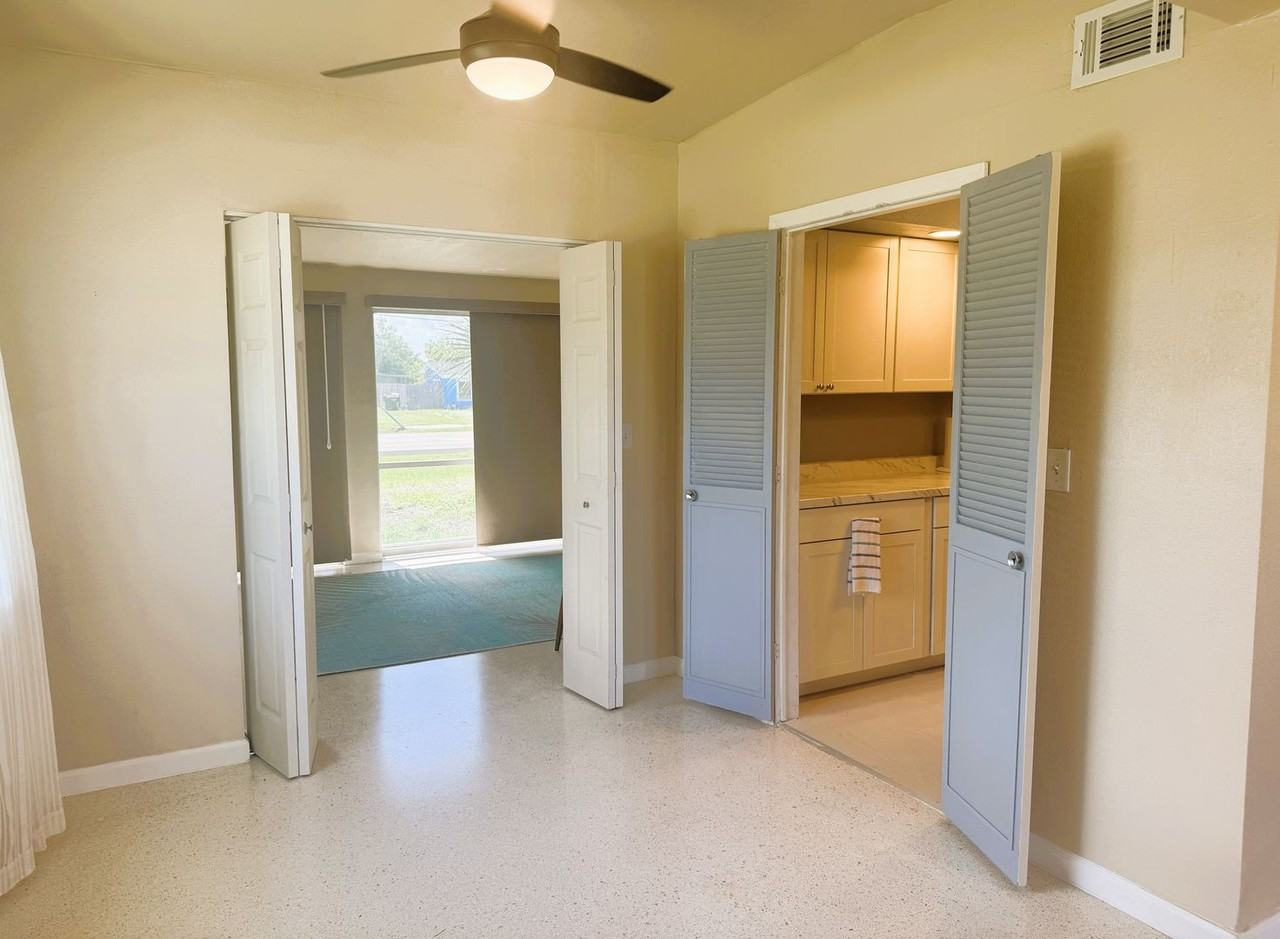 13880 Tamiami Trl - Photo 5 of 26