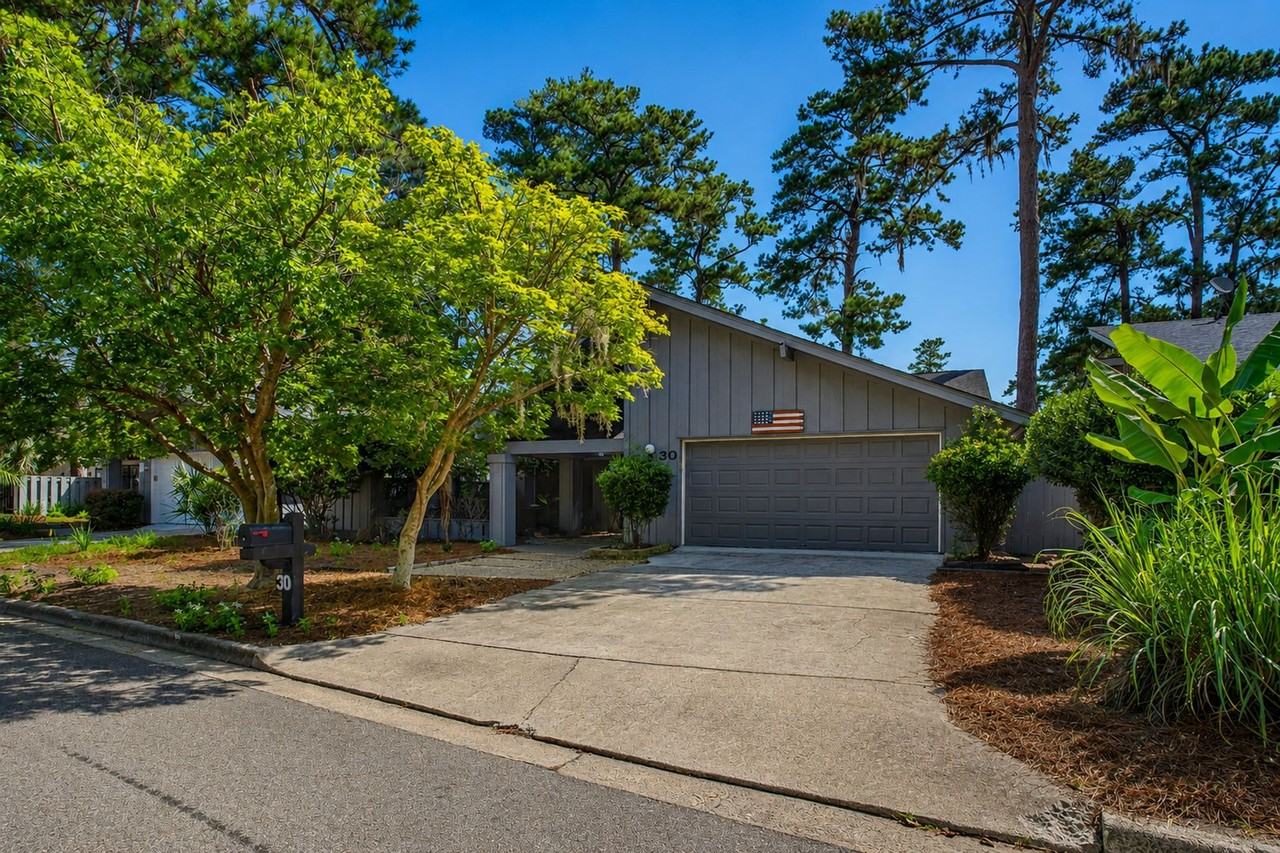 30 Village Green Cir - Photo 2 of 27
